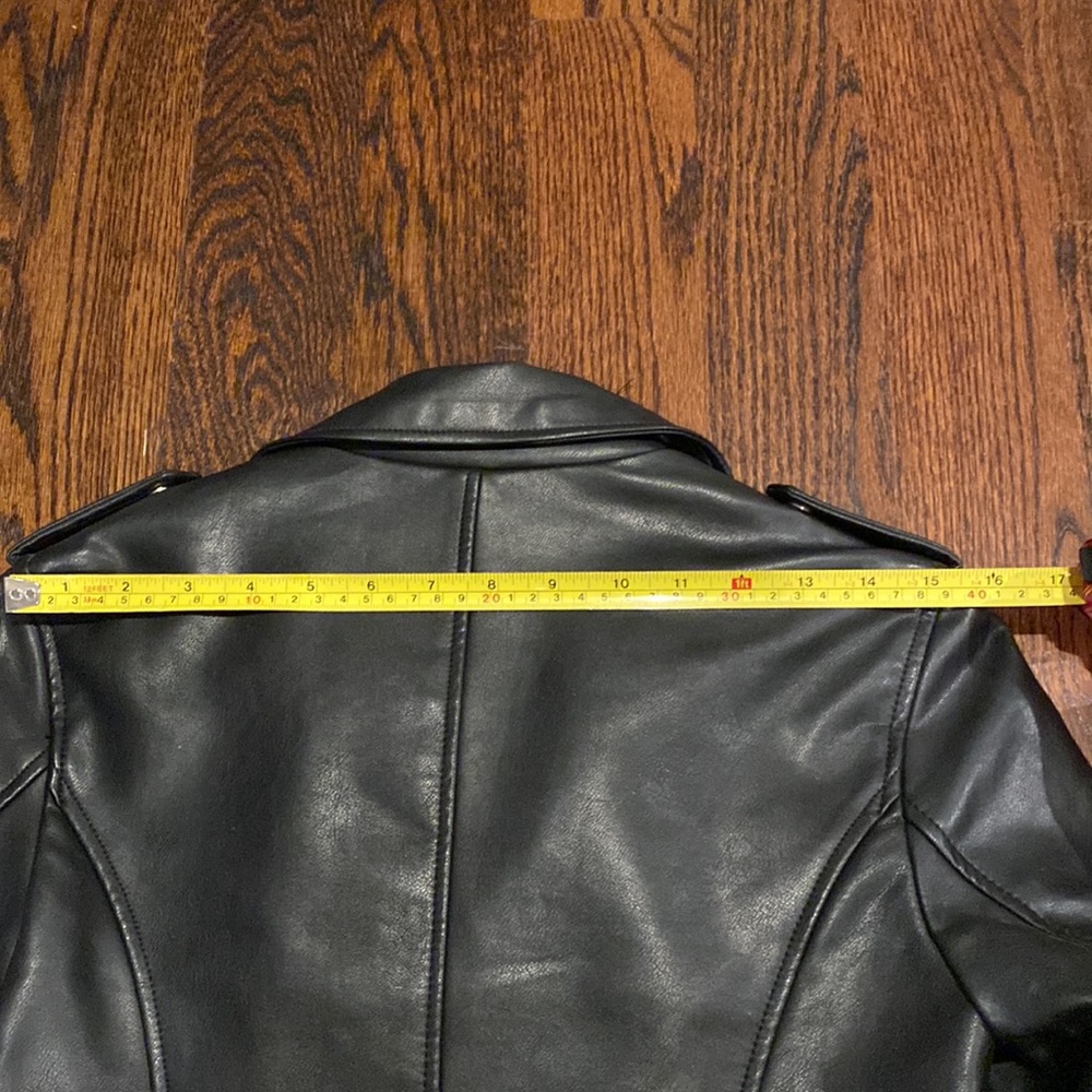 Forever 21 cropped faux leather jacket - Picture 9 of 14